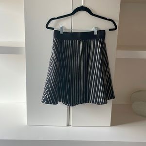 Alice and Olivia skirt size 4